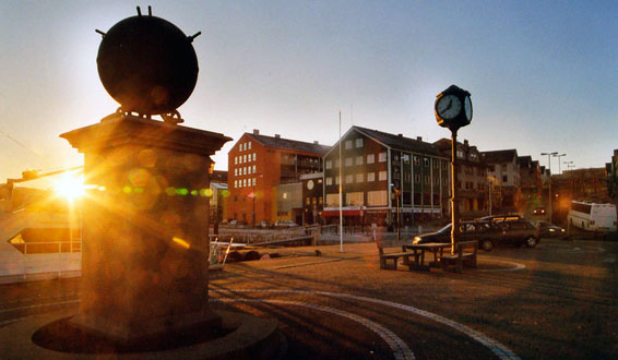 Piren i Kristiansund i lav ettermiddagssol