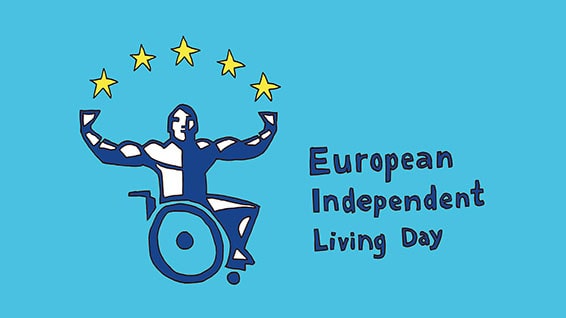 Illustrasjon av Annette Moi, av Freeman med dei gule EU-stjernene i staden for lenker, ved sidan av orda "European Independent LIving Day" i mørkare blå på lys blå bakgrunn