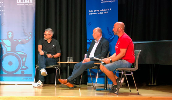 Cato Ellingsen, Morten Stordalen og Jon Reidar Øyan sitter på scene