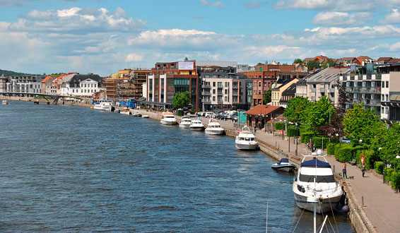Fredrikstad og Glomma sett fra Kråkerøybrua
