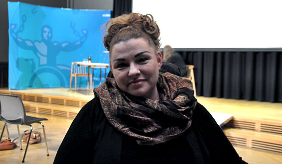 Linn Simonette Kreutzer-Hagen i konferansesal
