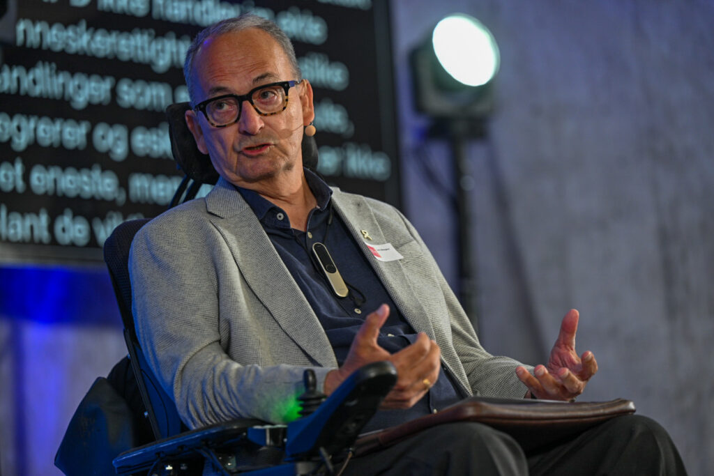 Første innleder var Lars Ødegård, som har vært en av landets viktigste forkjempere for funksjonshemmedes rettigheter gjennom flere tiår,
